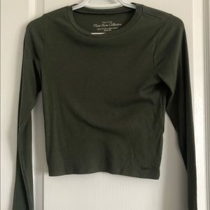 2/2 HOLLISTER long sleeve crop top